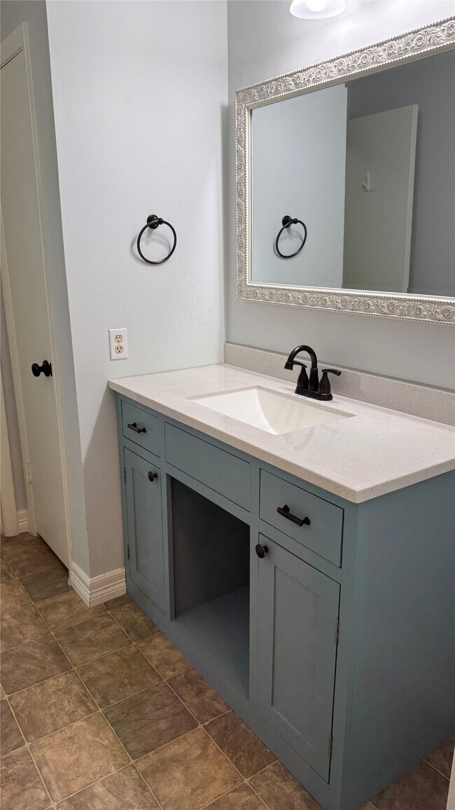 Building Photo - 5818 Culross Cl