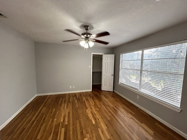 Building Photo - 211 Natalen Ave