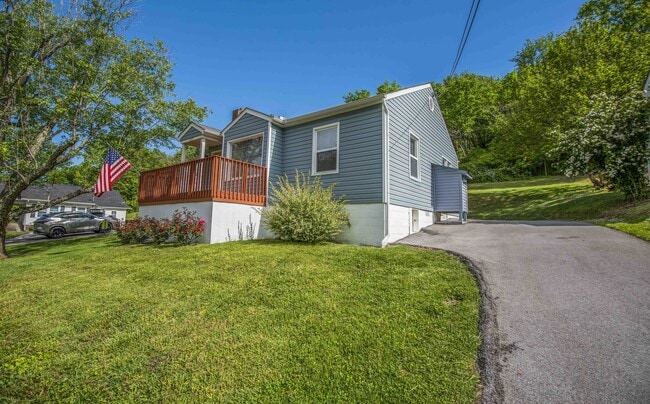 Building Photo - 4325 Strawberry Plains Pike