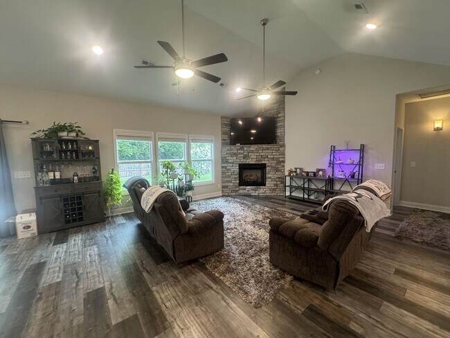 Building Photo - 280 Bluebriar Trace