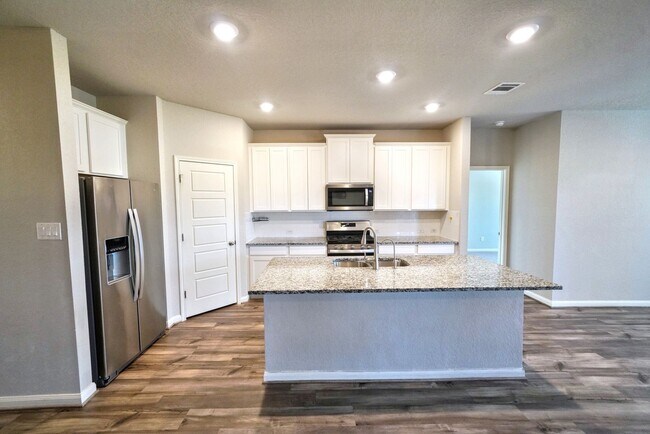 Building Photo - Gorgeous 4-Bedroom Home in Westpointe East...