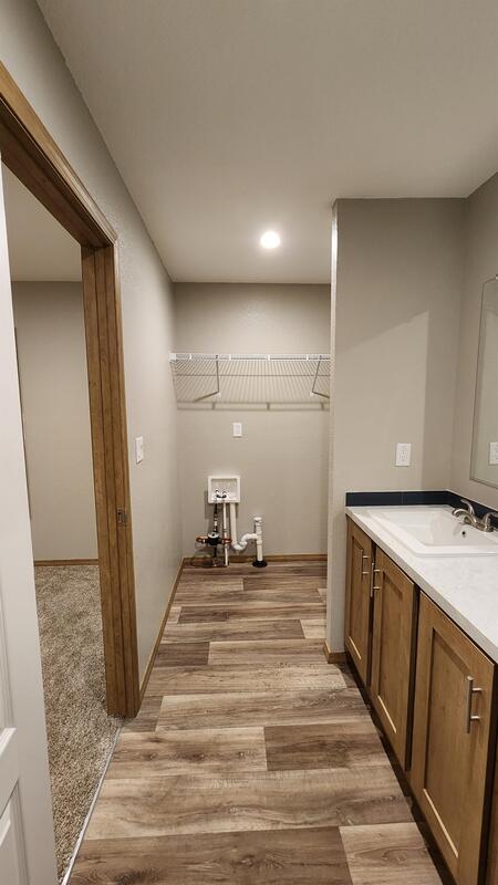 Building Photo - 11 Andreasen Dr