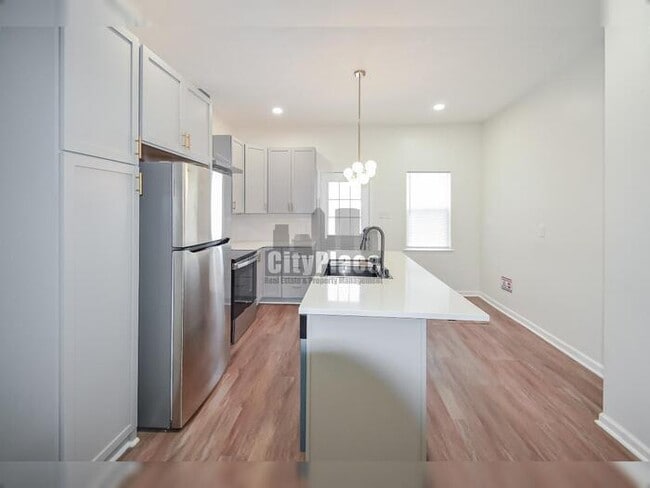 Building Photo - 2625 Guilford Ave