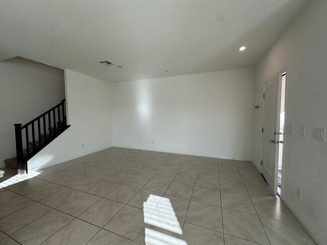 Building Photo - Henderson Townhome for rent