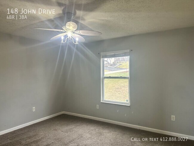 Building Photo - 4 bedroom 3 bath Canonsburg