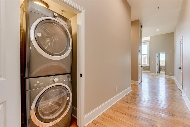 Building Photo - 936 Broad St