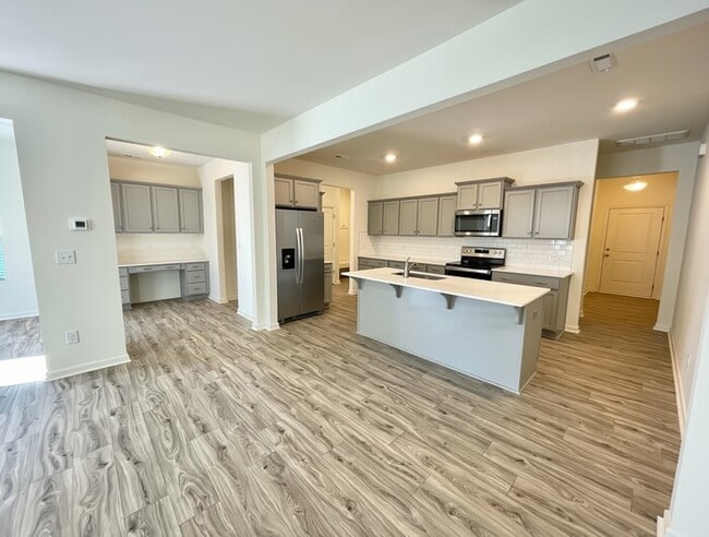 Building Photo - 121 Gaelic Dr