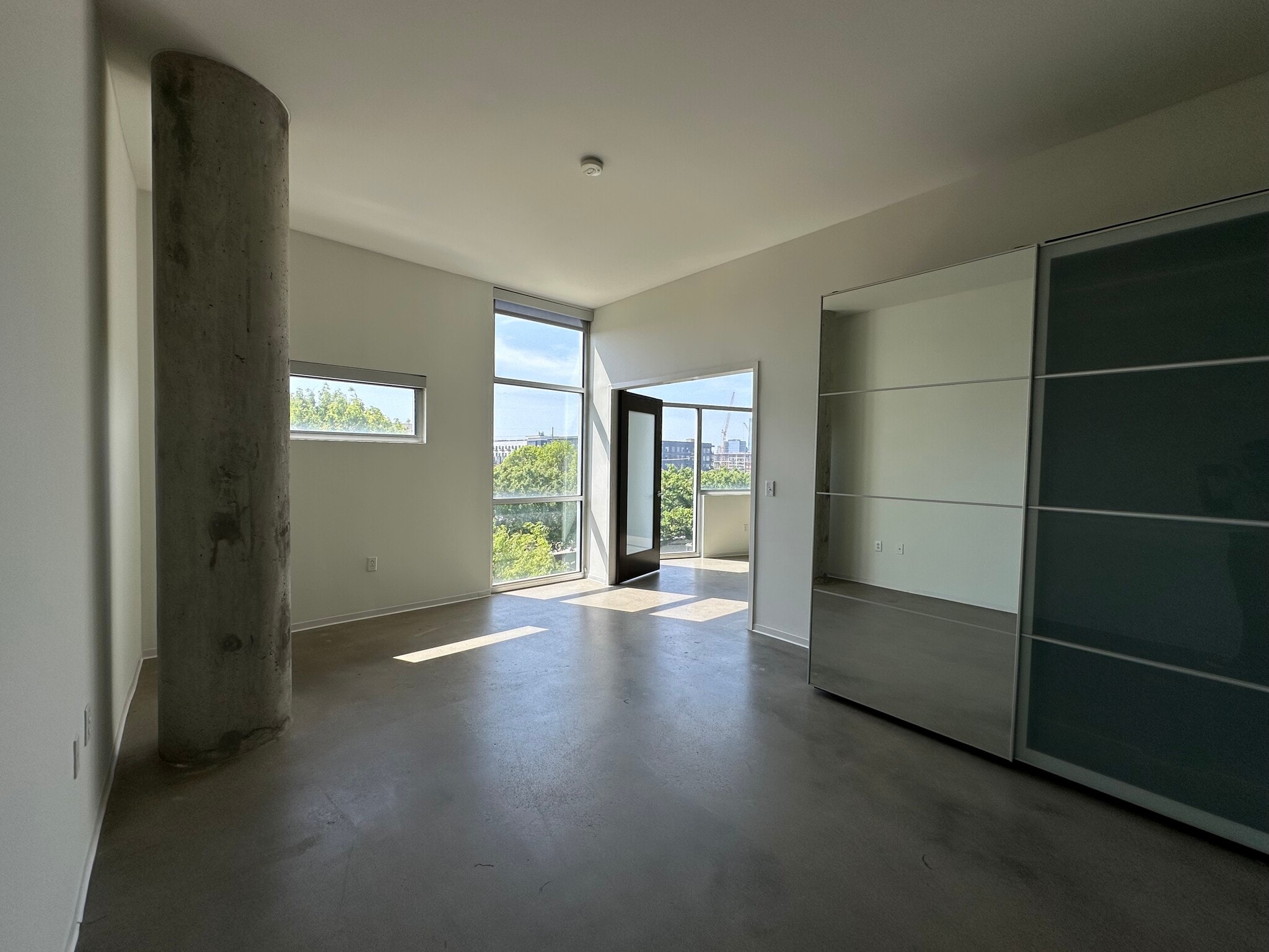 Building Photo - 2115 Yeaman Pl