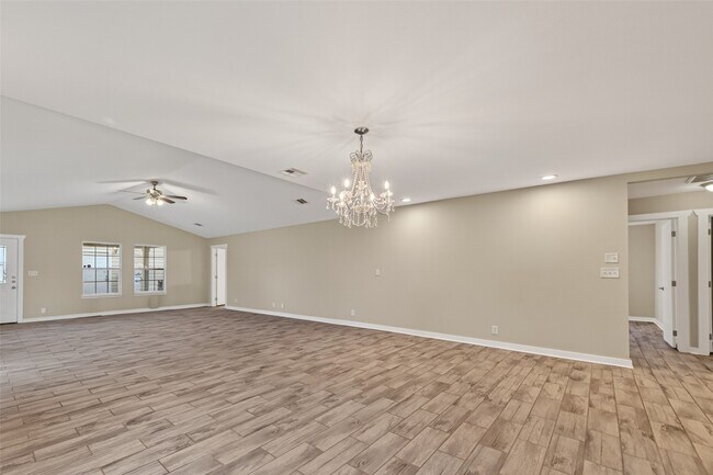 Building Photo - 15423 S Brentwood St