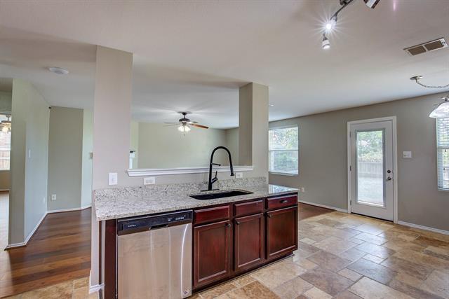 Building Photo - 16609 Woodside Dr
