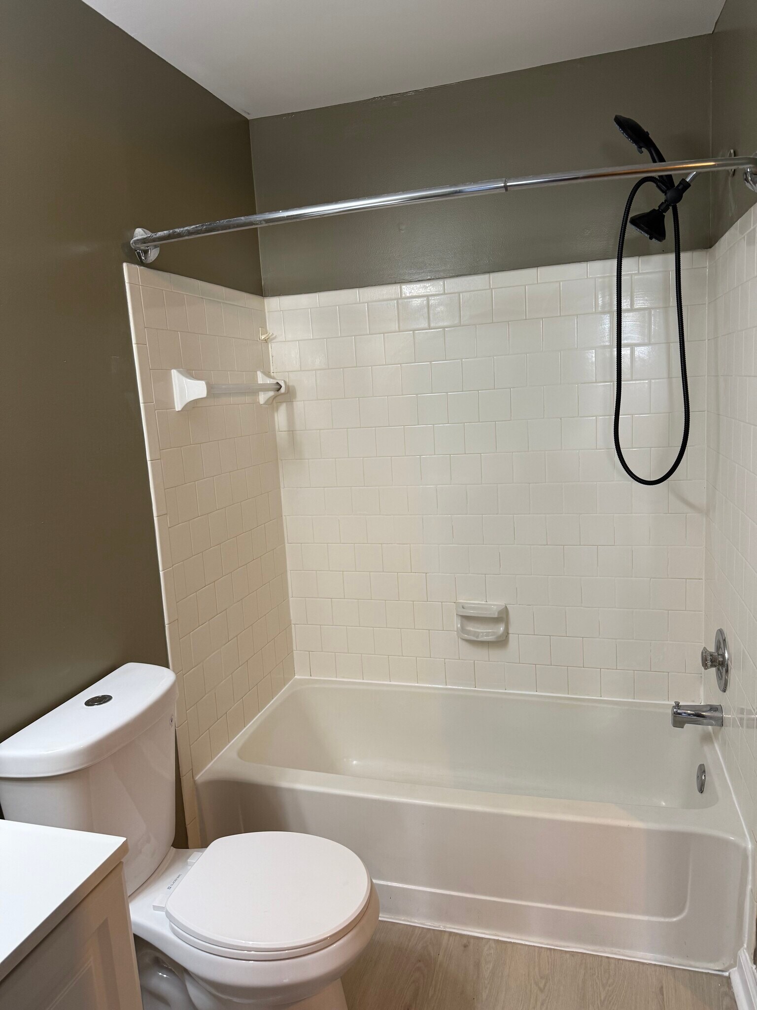 Building Photo - 114 Fort Evans Rd NE