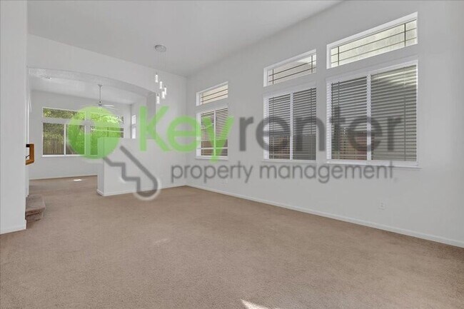 Building Photo - 7956 Robinson Dr