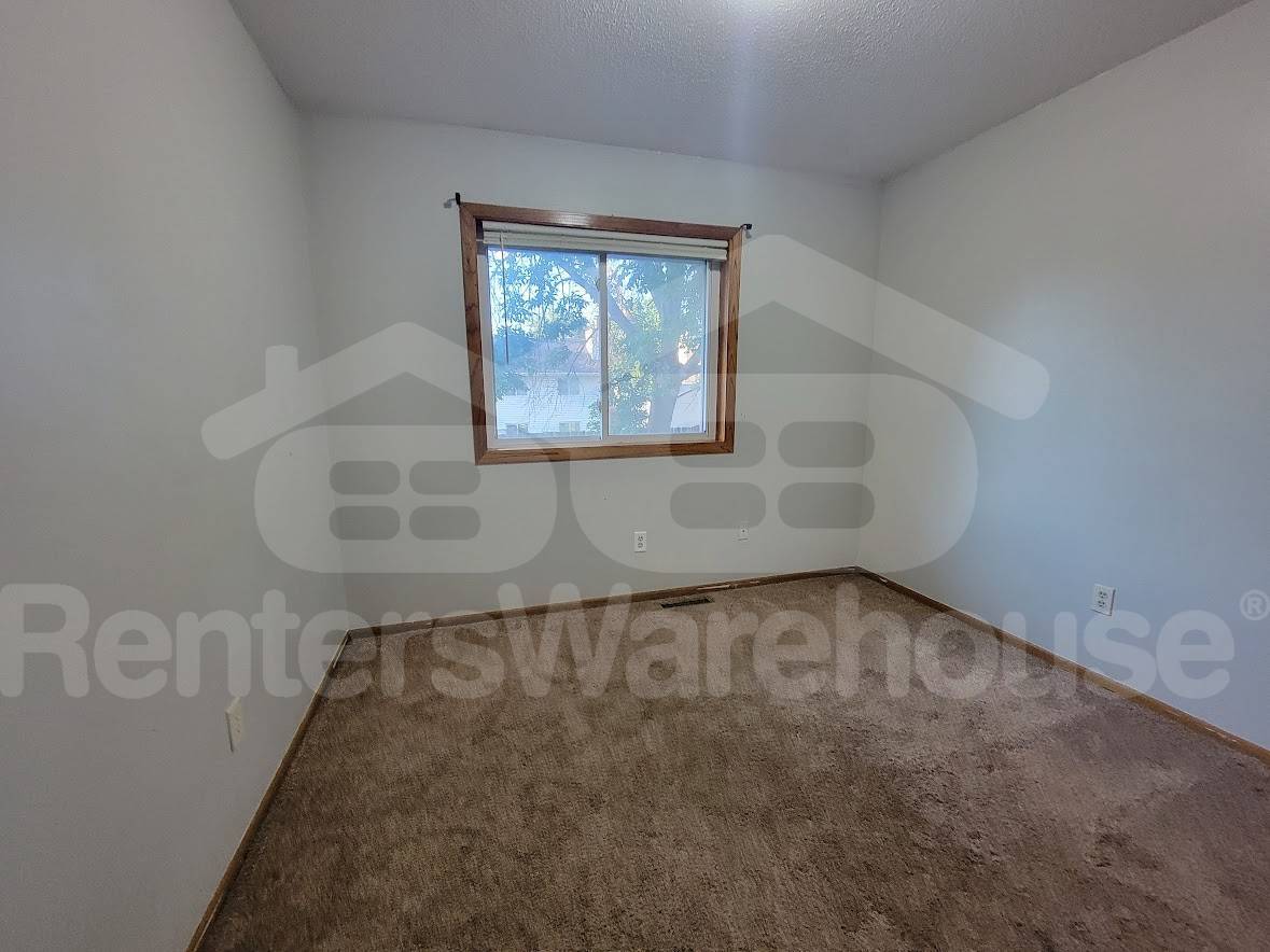 Building Photo - 6028 68th Ave N