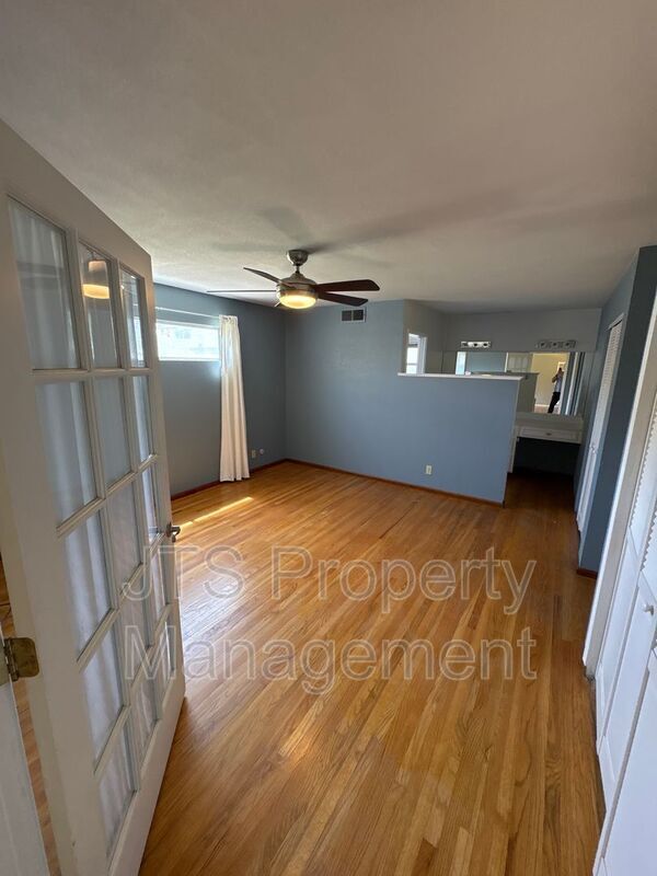 Building Photo - 2128 W La Loma Dr
