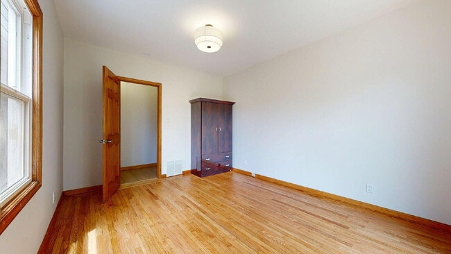 Building Photo - Freshly Updated 2BR Home with Garage, Outd...