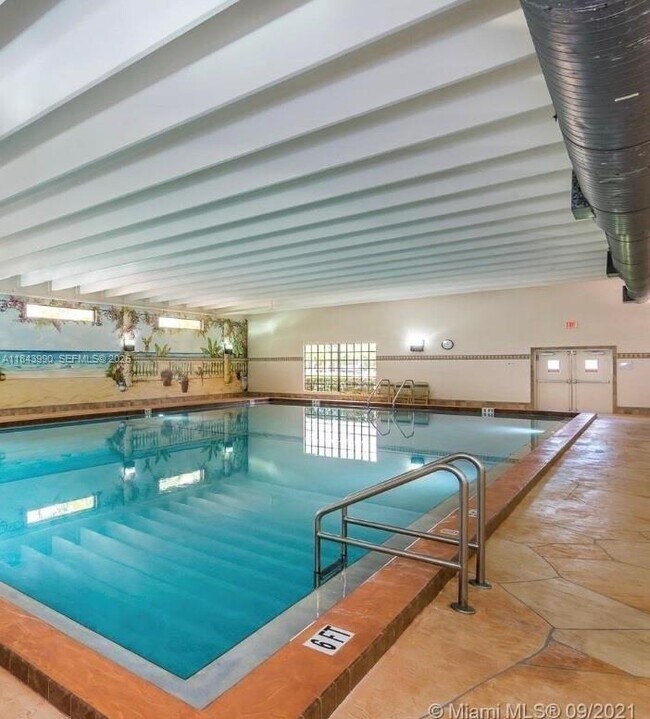 Building Photo - 400 Brighton J