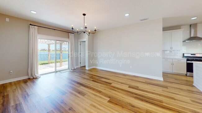 Building Photo - 257 Windermere Way