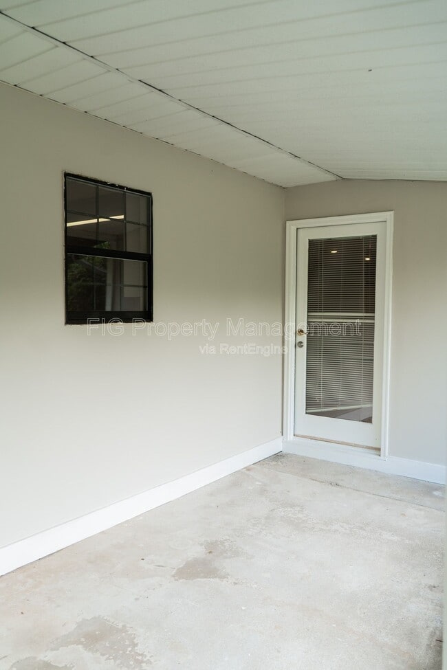 Building Photo - 1816 Lively Rd