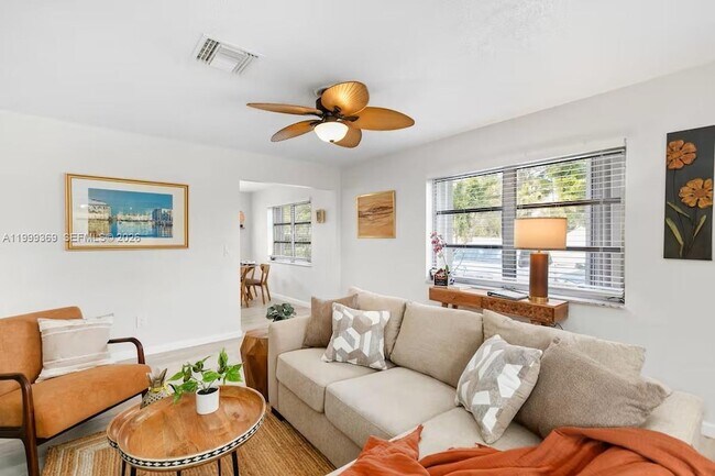 Building Photo - 108 SE 4th Terrace