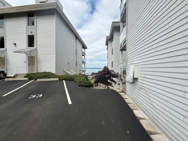 Building Photo - Alki Shores Condominiums - Alki Beach