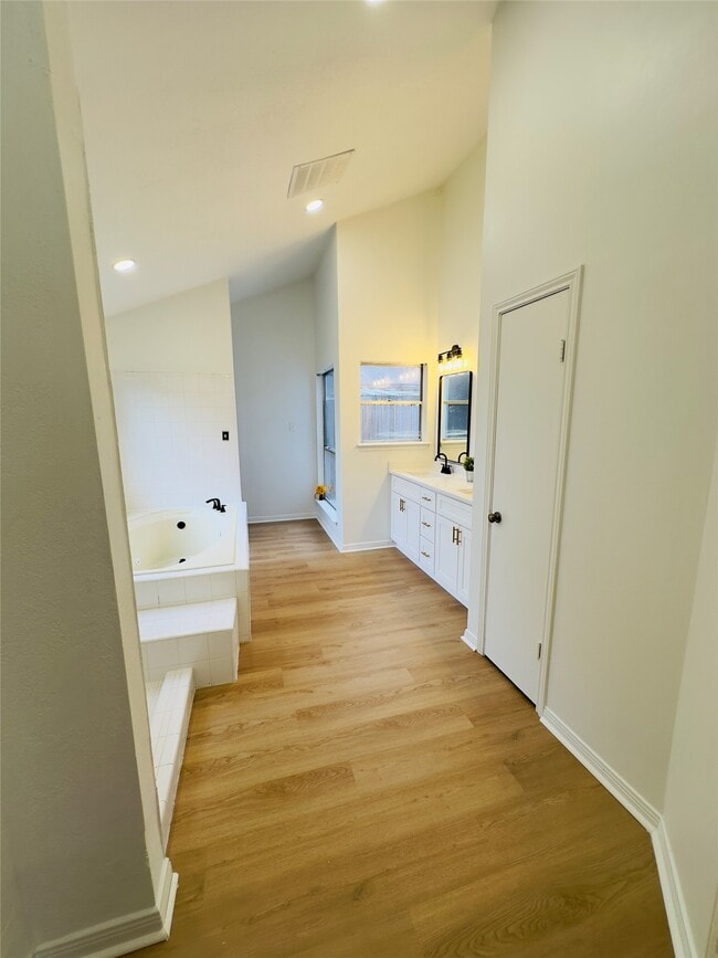 Building Photo - 18322 Autumn Trails Ln