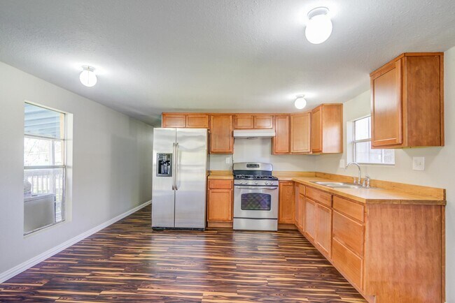 Building Photo - 1809 W Sidnor St