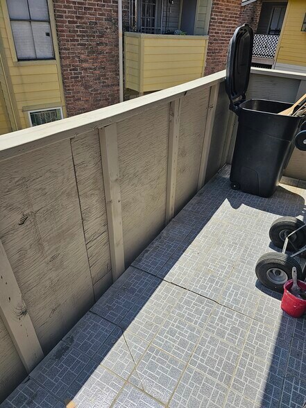 Building Photo - 10603 S Wilcrest Dr