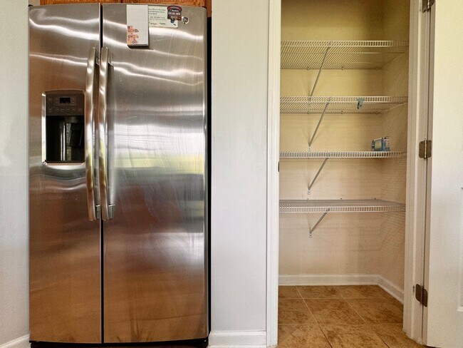 Building Photo - 145 Holly Hill Dr