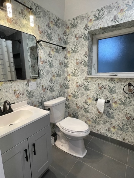 Building Photo - 4037 N St Louis Ave