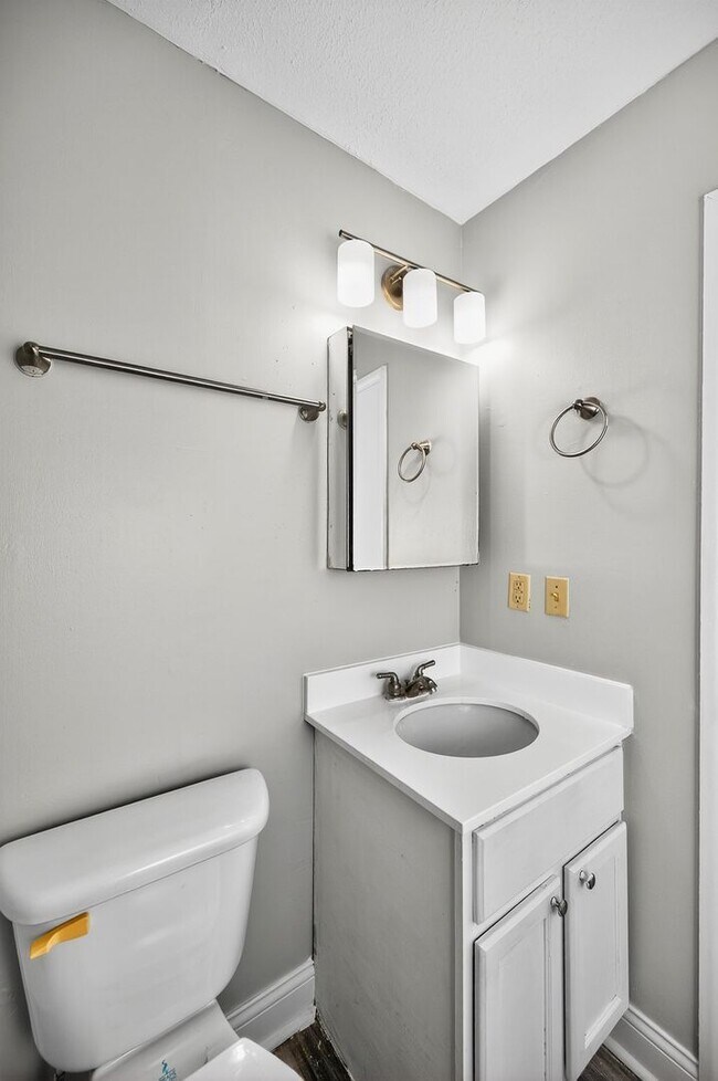 Building Photo - 3505 Telford St