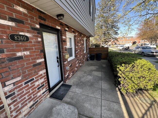 Building Photo - 8360 Ferndale St