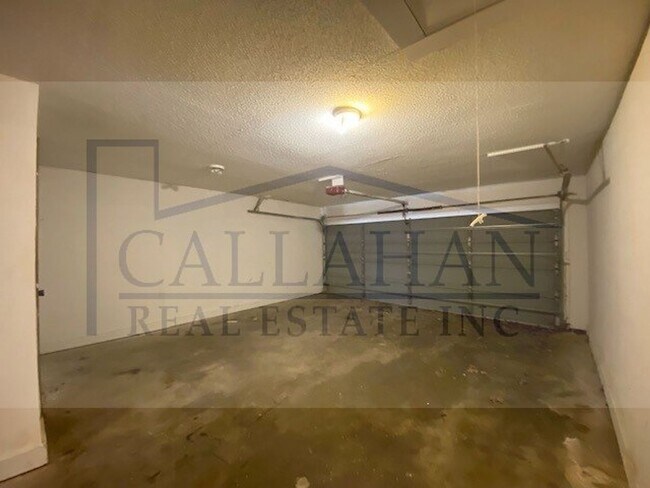 Building Photo - 205 Lynnewood Dr