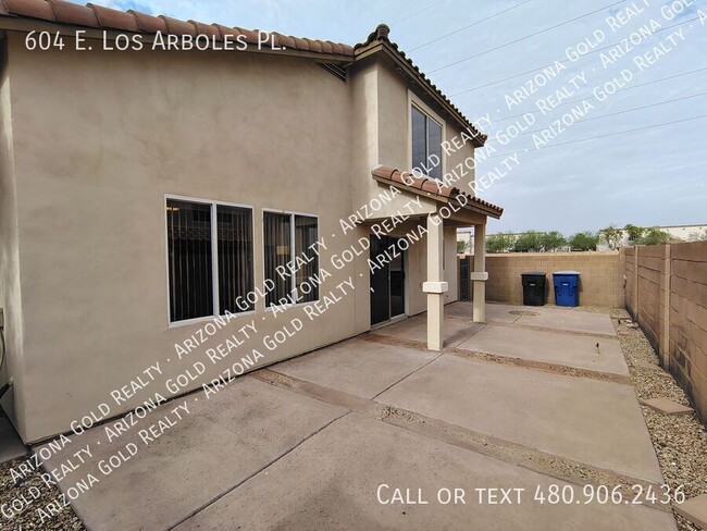 Building Photo - 604 E Los Arboles Pl