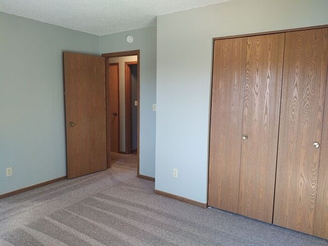 Building Photo - $975 | 2 Bedroom, 1 Bathroom Apartment | No Pets* | Available March 7th 2025