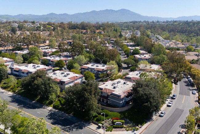 Building Photo - Trabuco Villas