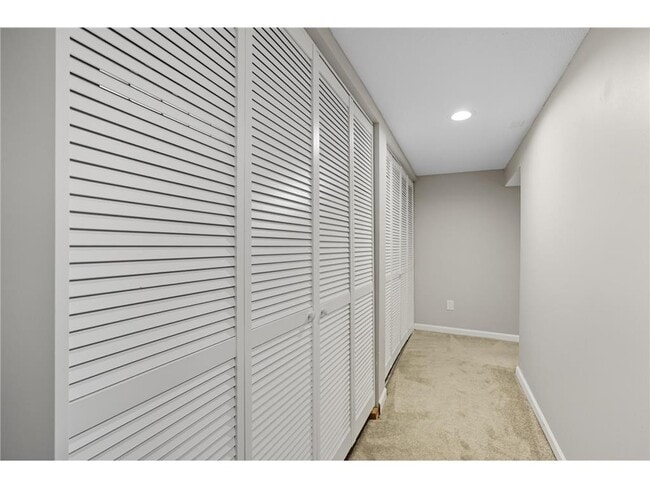 Building Photo - 4826 Idaho Ave N