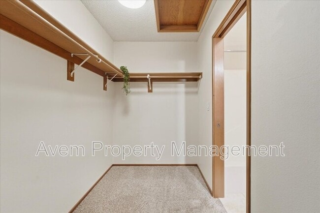 Building Photo - 339 SE 146th Ave