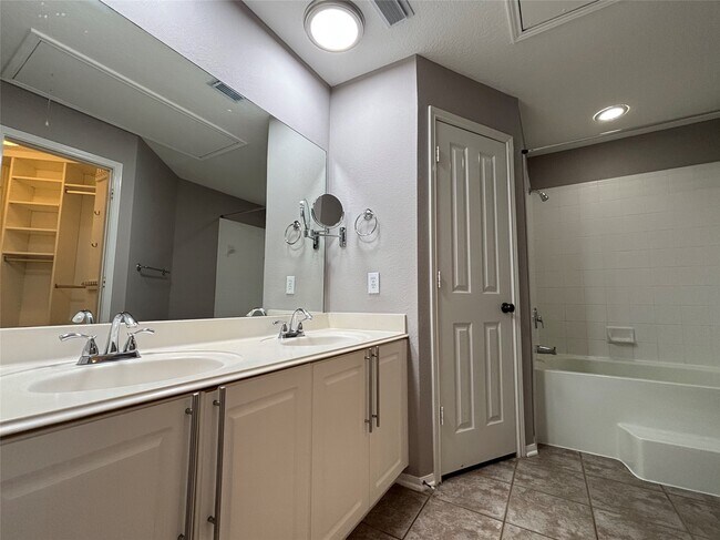 Building Photo - 21 Stone Creek Pl