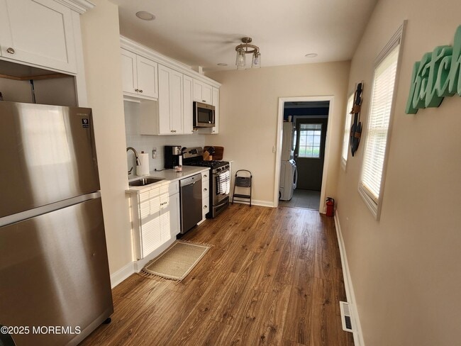 Building Photo - 6 Avenel Blvd