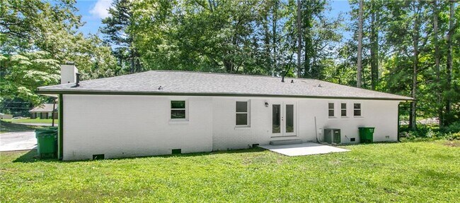 Building Photo - 1348 Ridgewood Dr SW