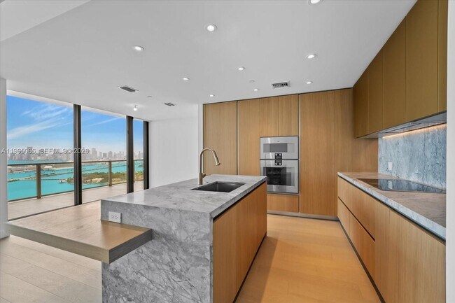 Building Photo - 501 West Ave