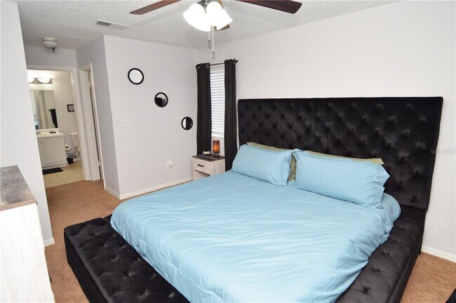 Building Photo - 10263 Gandy Blvd N