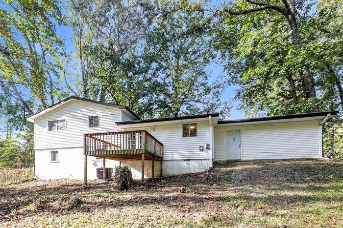 Building Photo - 203 Lucan Way