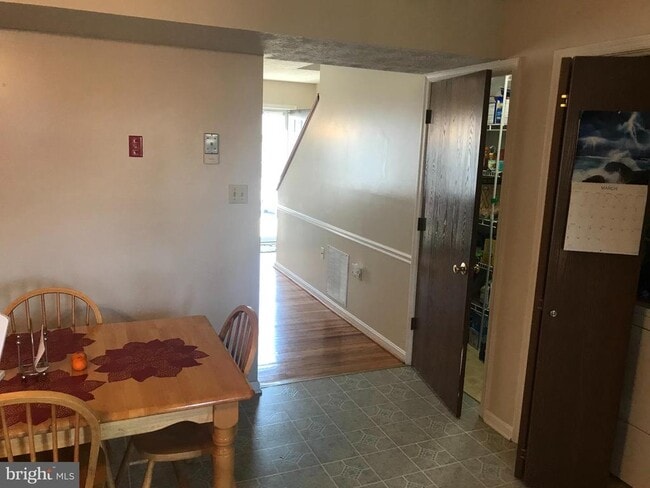 Building Photo - 307 Willowbrook Ct