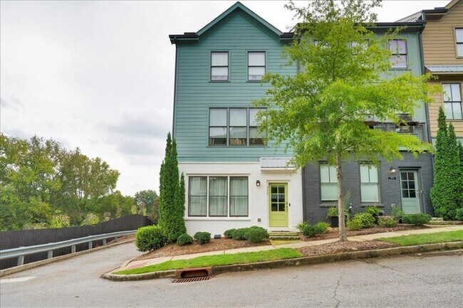 Primary Photo - 775 Hamilton Cir SE