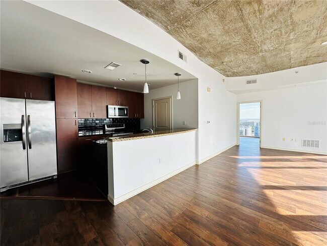 Building Photo - 155 S Court Ave