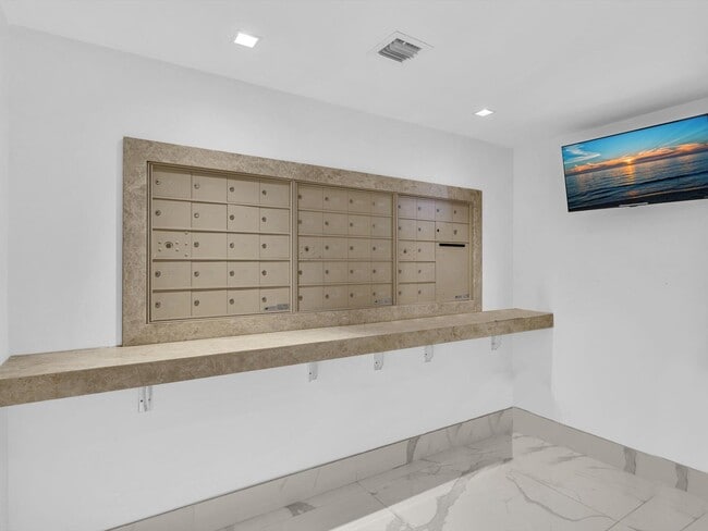 Building Photo - 3440 S Ocean Blvd
