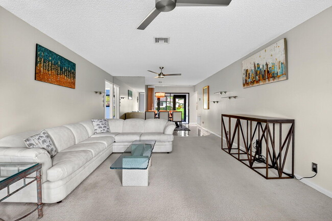 Building Photo - 4866 Dovewood Cir