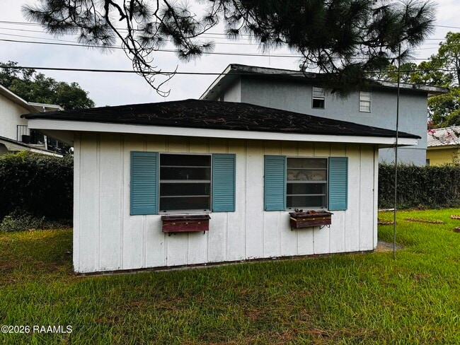 Building Photo - 208 Mayard Dr