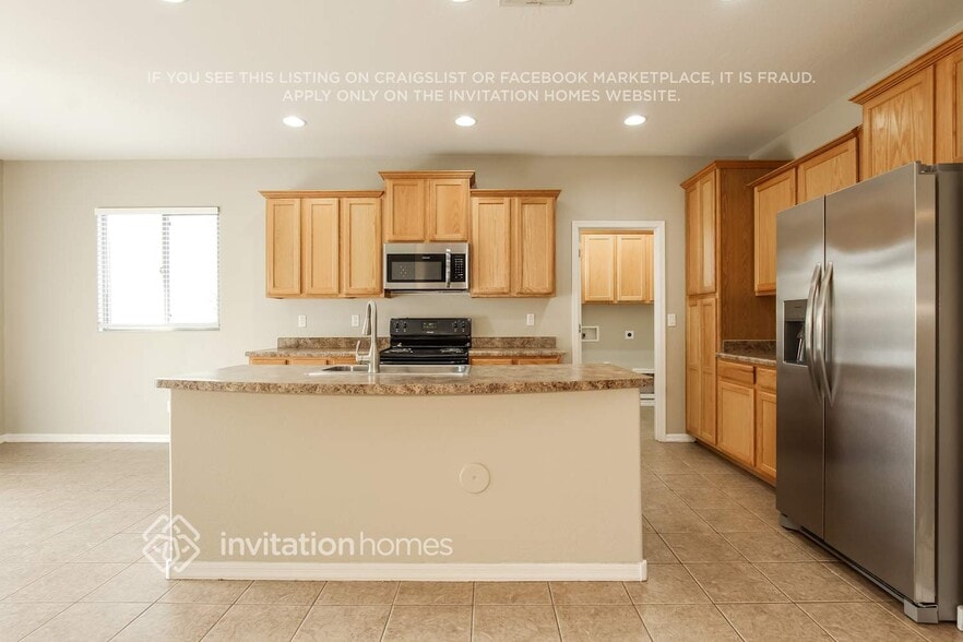 Building Photo - 7133 N 73rd Dr